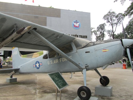 ホーチミンにある戦争証跡博物館 戦闘機