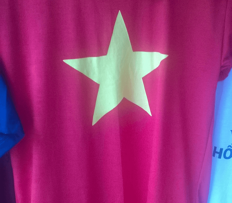 ベトナム 星Tシャツ