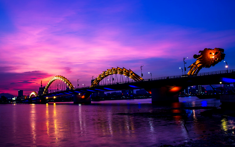 ダナン 龍の橋