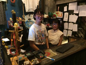 メイヘムサイゴン 女性店員