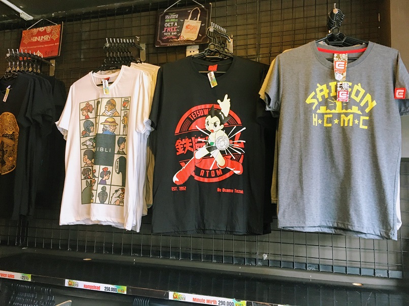 日本発のキャラクターTシャツ販売　著作権的にはまぁ、アウトでしょうね