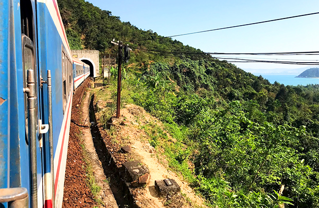 ダナンフエ間のベトナム列車2