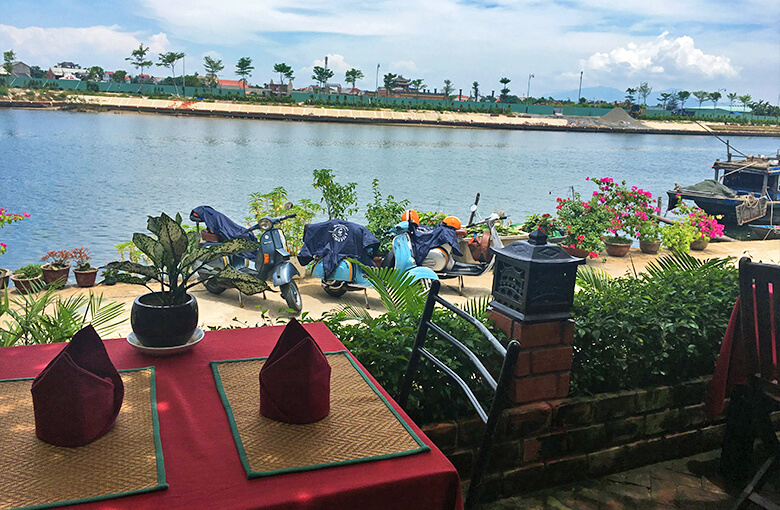 ホイアンおすすめバイクツアーのランチ会場からの景色