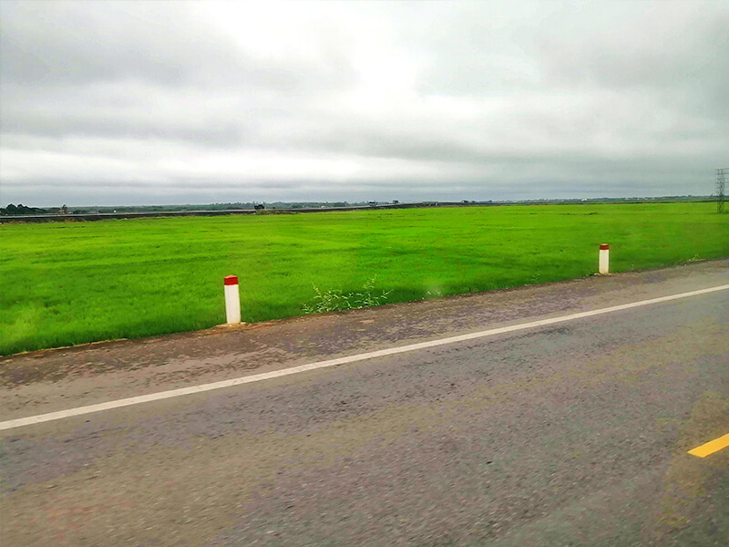 のどかな車窓からの風景- フエからベトナム戦争時代の国境地帯 DMZ(非武装地帯)ツアーに参加してきた。