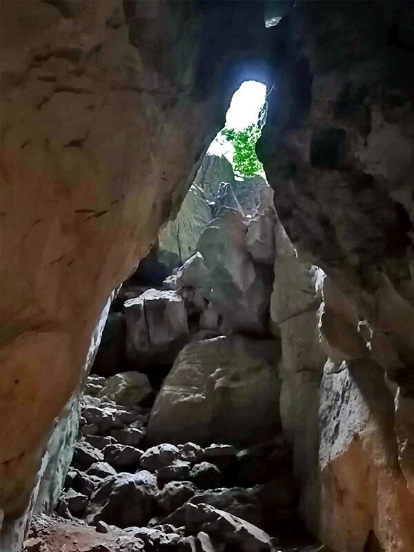 タンチョン洞窟の奥部- ダナン観光の定番「五行山」パーフェクトガイド | 行き方、入場料、所要時間など