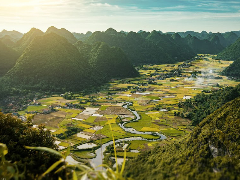 少数民族の世界 サパ ベトナムと中国の国境地帯 東南アジア最高峰のインドシナ山脈に住まう山岳民族の世界をご紹介します ベトナム旅行とベトナム情報 アンコールワット旅行とアンコールワット情報