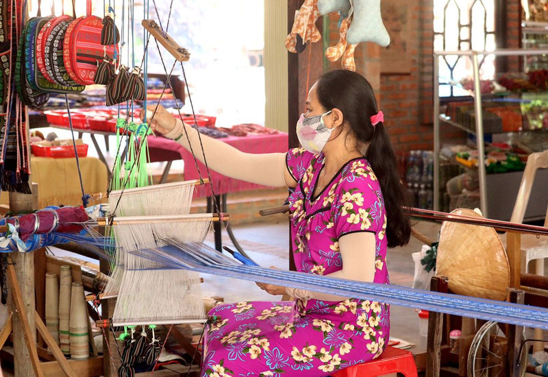 ベトナムの刺繍、縫製