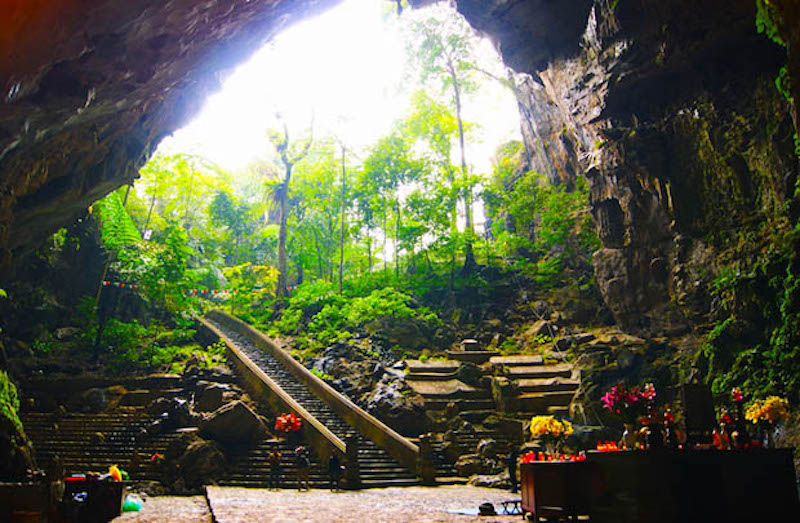 神秘の洞窟寺院パフュームパコダ