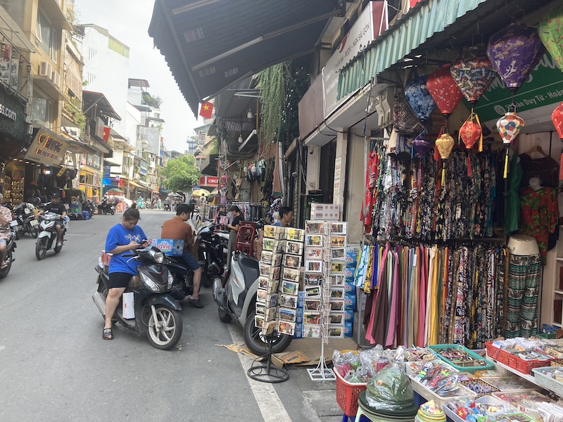 荷物を置いたら旧市街を散策