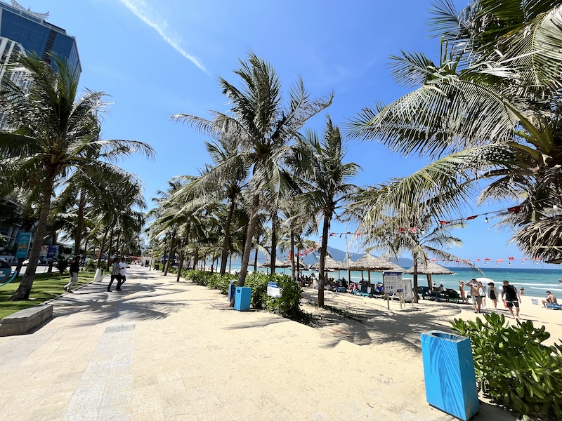 ミーケビーチでリゾート気分