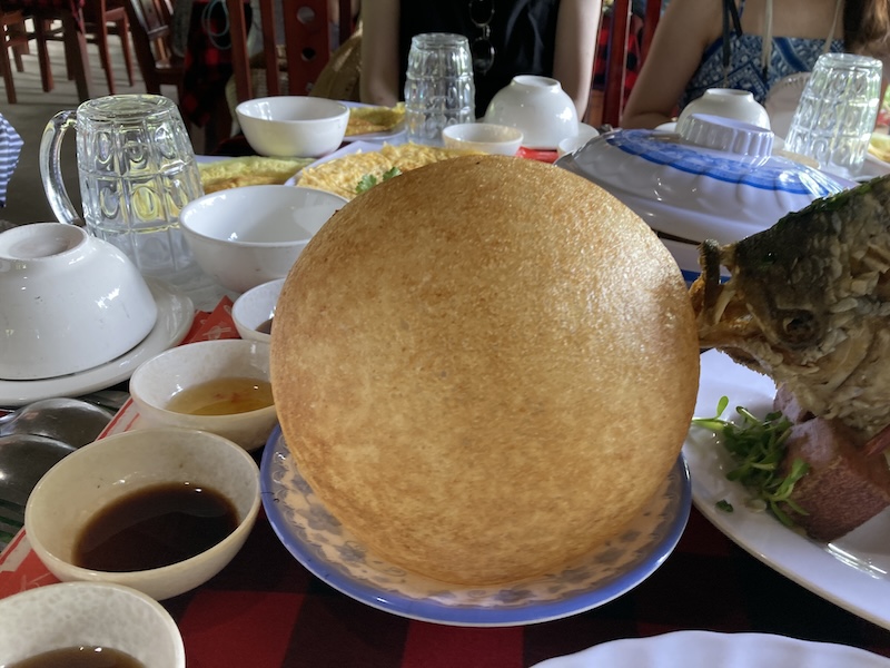 レストランで昼食