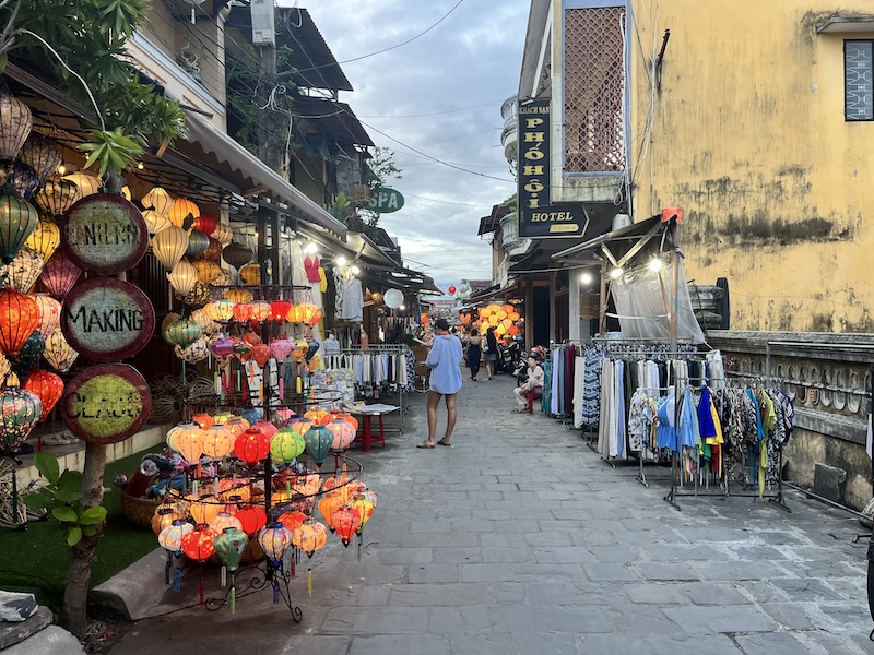 ホイアン夜が映える