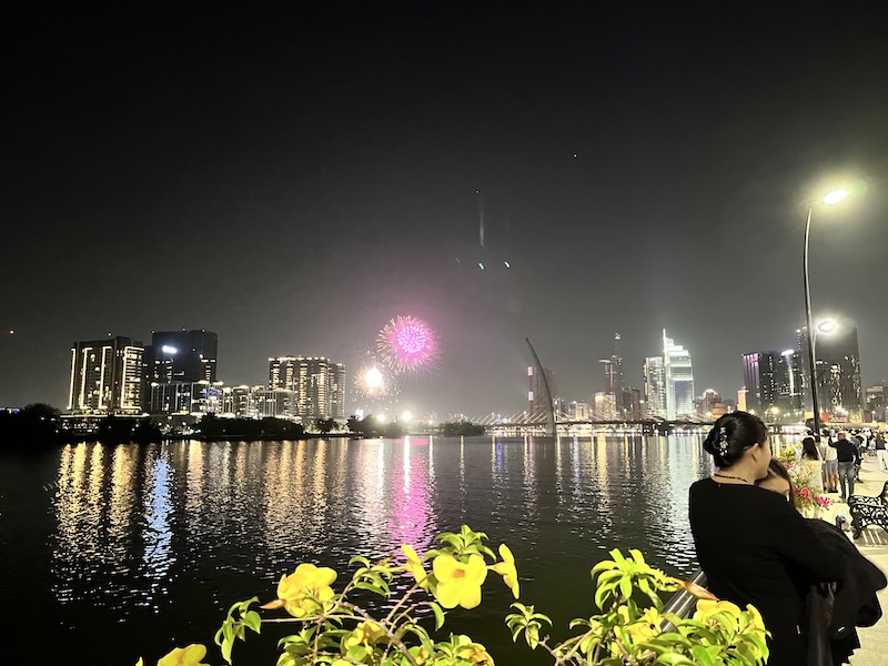 ホーチミンの打ち上げ花火