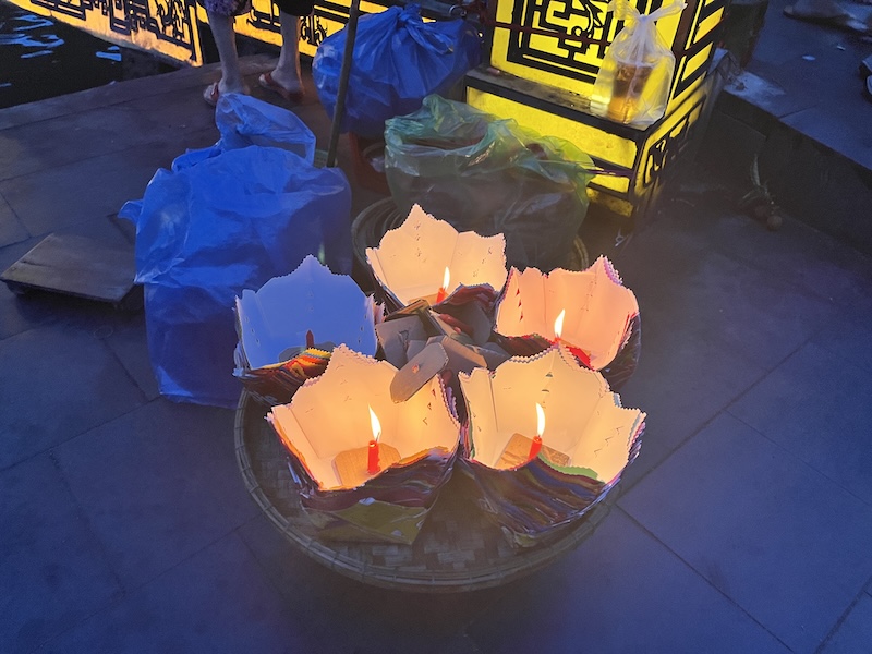 灯篭流し