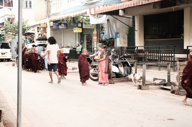 ミャンマーの国境超えバス体験記