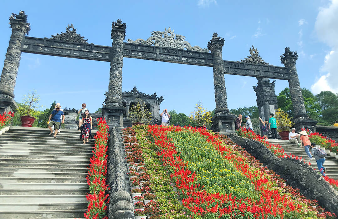 カイディン帝廟遺跡 Khai Dinh Tomb カイディン帝廟遺跡 Khai Dinh Tomb