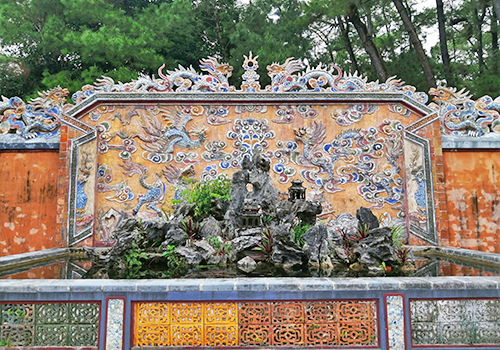 トゥドゥック帝廟 石彫壁画