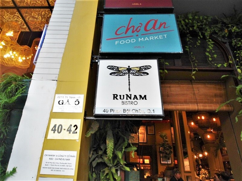 ゆったり落ち着けるカフェ・レストラン「Runam Bistro」（ルナムビストロ）の看板