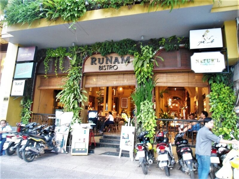 ゆったり落ち着けるカフェ・レストラン「Runam Bistro」（ルナムビストロ）の外観
