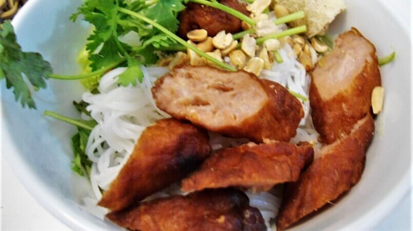 ホーチミンのファミレス的存在 / セルフィー(SELFIE)のベトナム料理