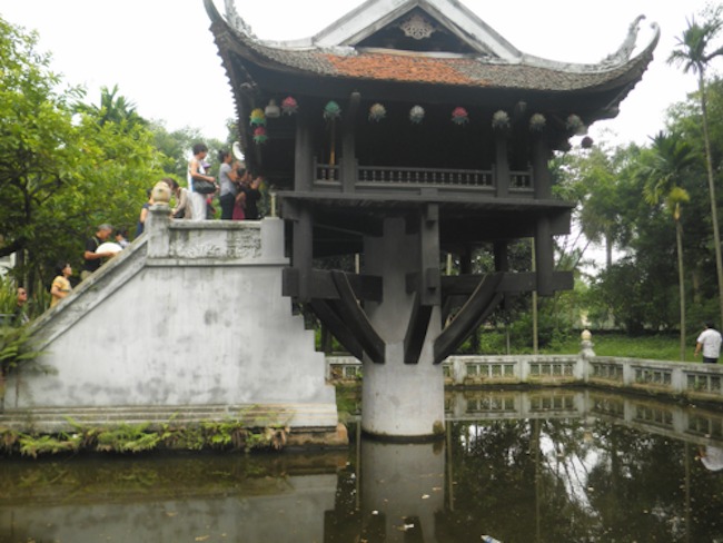 タンロン遺跡　池