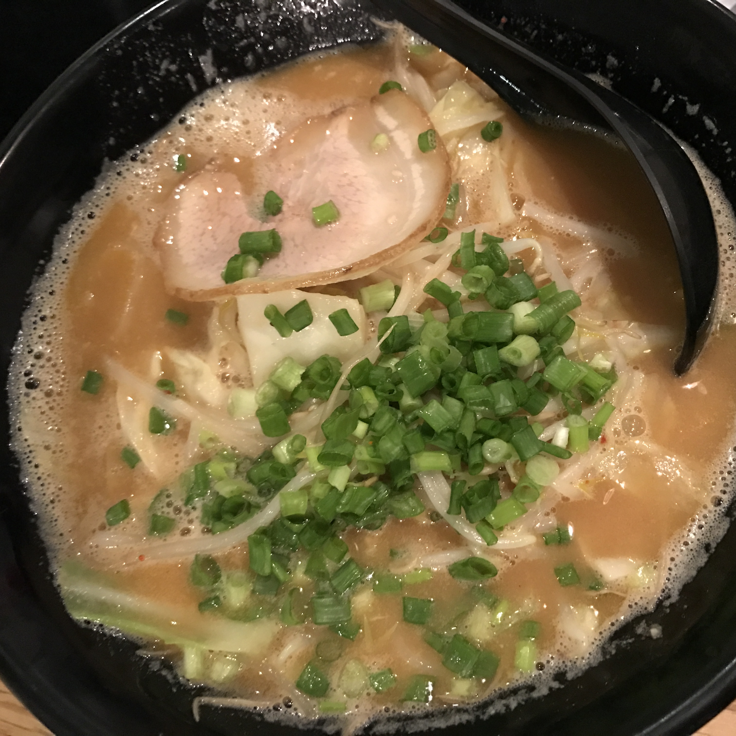 日本食　ラーメンバーすず木