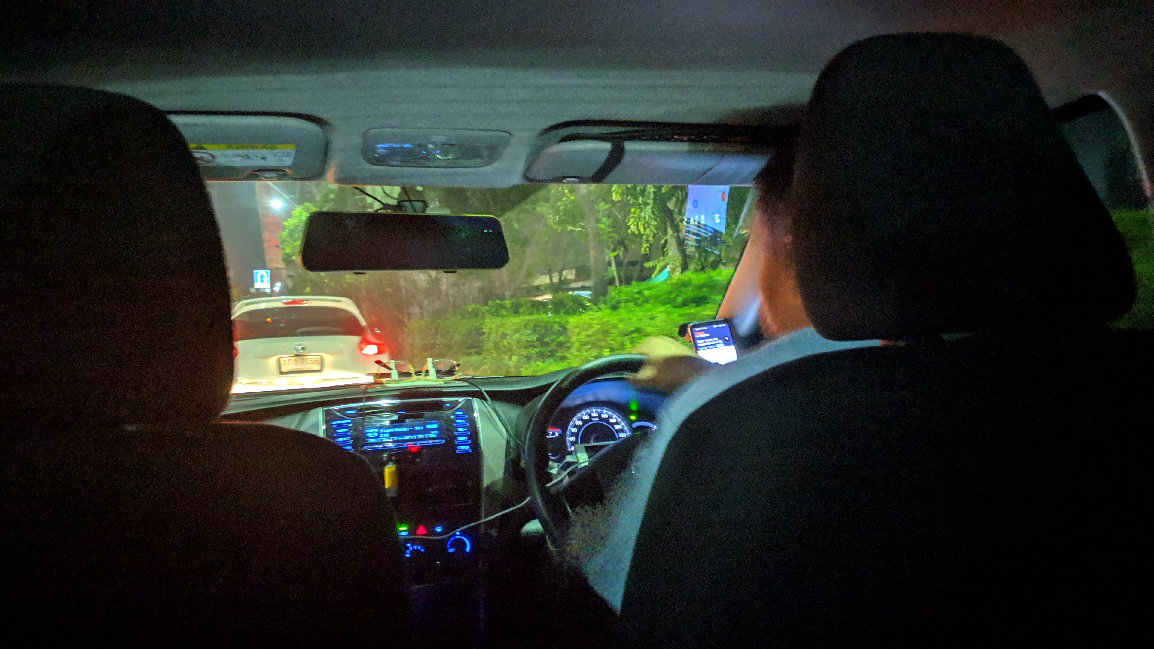 ミャンマー・ヤンゴンでタクシー配車アプリ『Grab/グラブ』