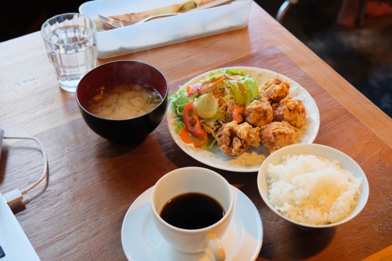 お味噌汁：TOKYO COFFEE ヤンゴンでおすすめの日本食レストラン
