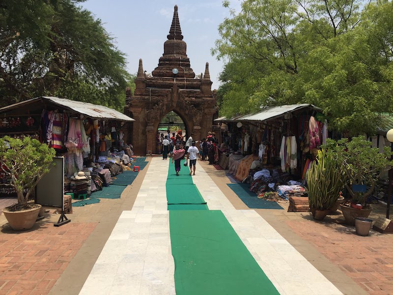 ミャンマー 寺院 服装、マナー タブー