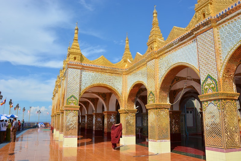 独特の世界感を持つミャンマー仏教の概要と歴史