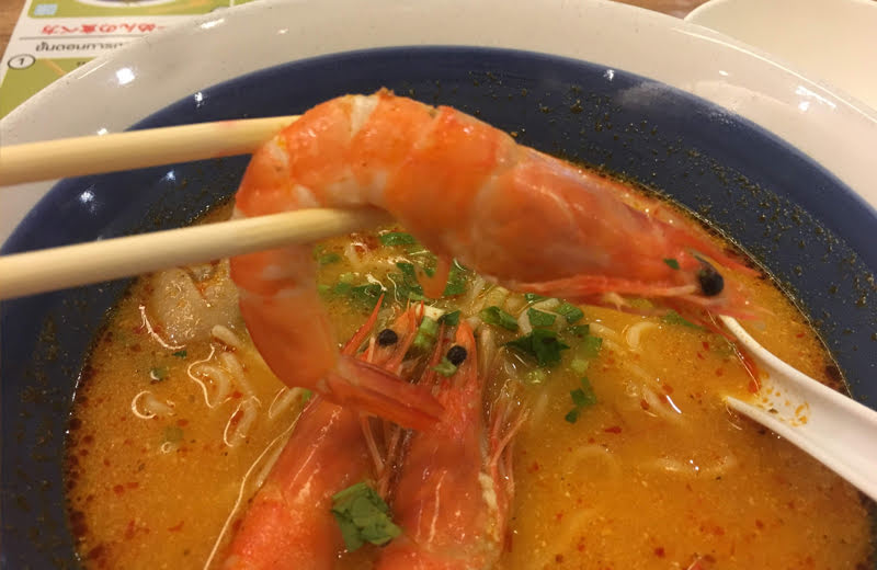 バンコクで大人気の日本食チェーン店『8番ラーメン』のトムヤンクラーメン