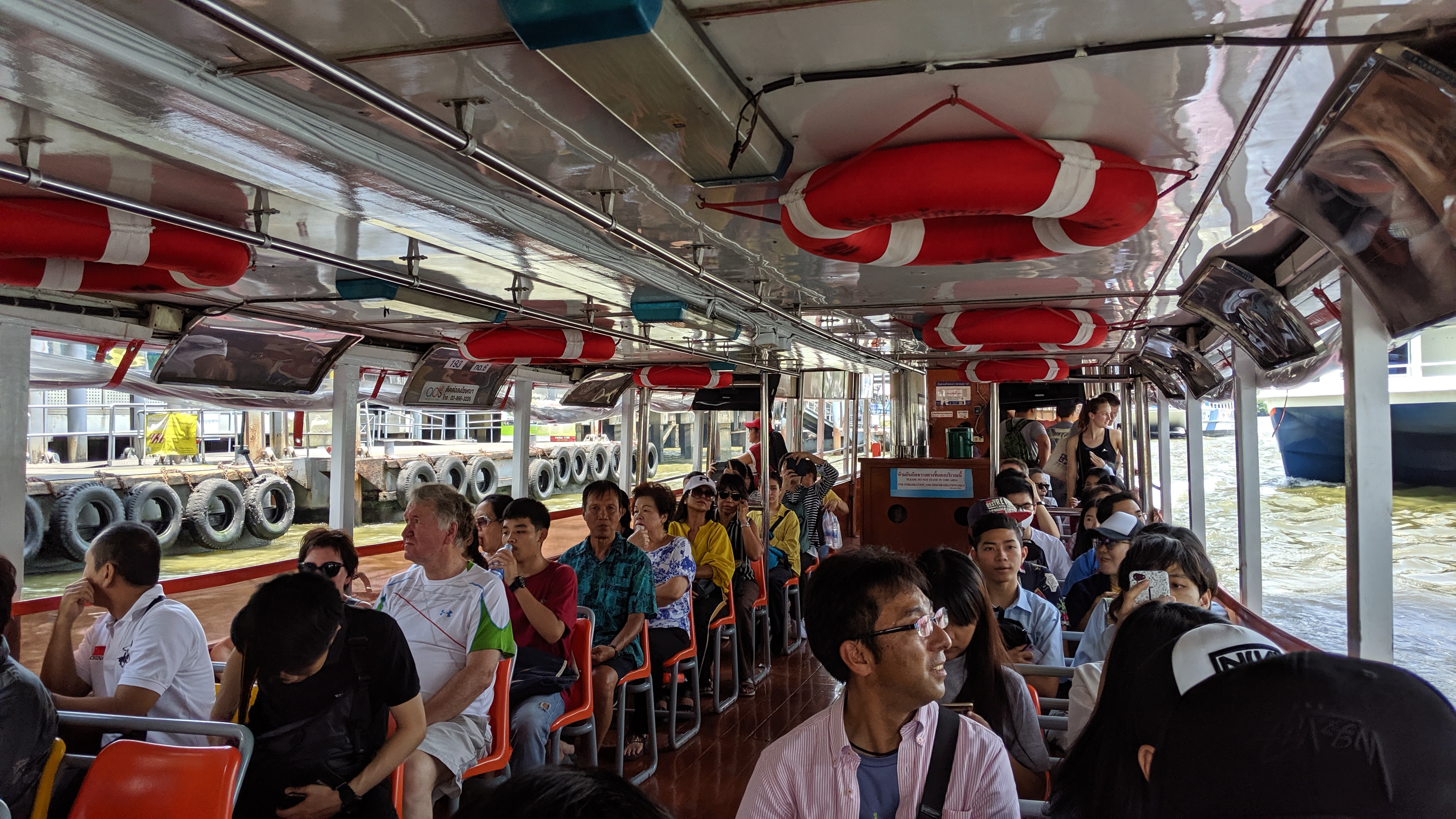 バンコク観光 水上バス 観光地 おすすめ ルートや乗り方、路線図