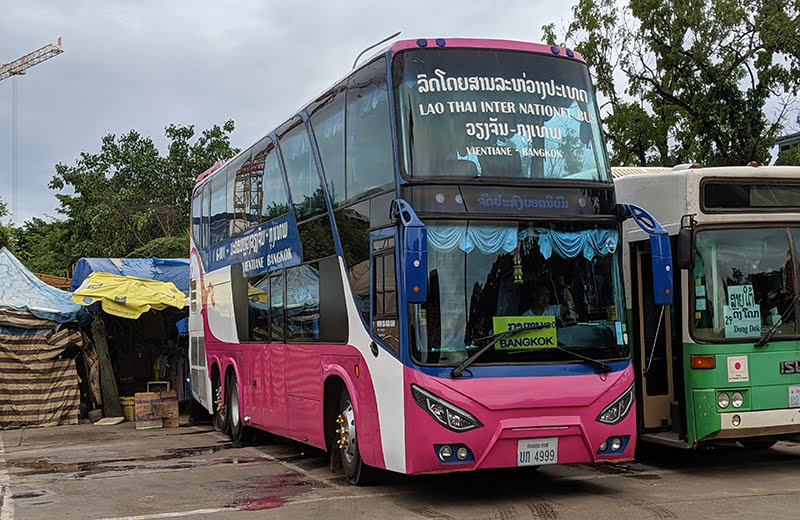 タイ バンコクから他の国へ 長距離バスを乗りこなそう バンコクのバスターミナルから出発する国境超えバスの乗り方を徹底解説いたします タイ バンコク旅行情報とレストラン スパ お土産 雑貨 生活情報など旅ライターがご紹介します