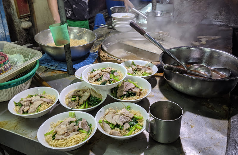 タイ風ラーメン「バミー」の名店「バミージャップガン」