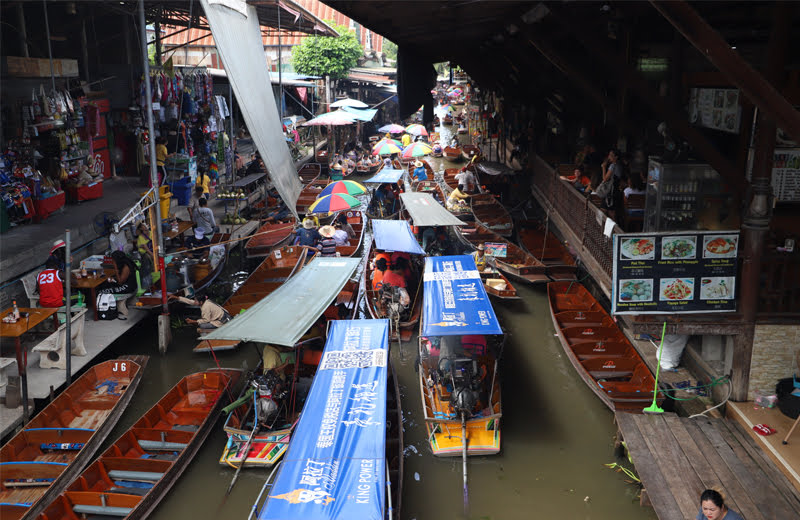 水上マーケット　初めてのバンコク旅行でおすすめの定番観光地・料理・注意事項