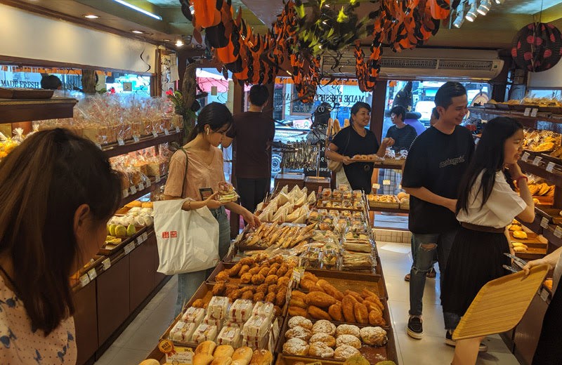 バンコクの日本人が経営するパン屋さん「カスタードナカムラ」