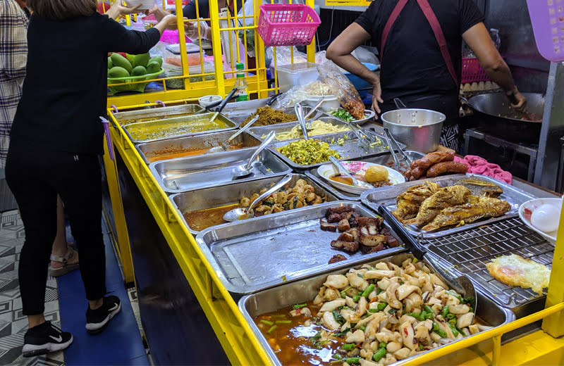 Food + Plus 行きやすいおすすめのバンコクの屋台街