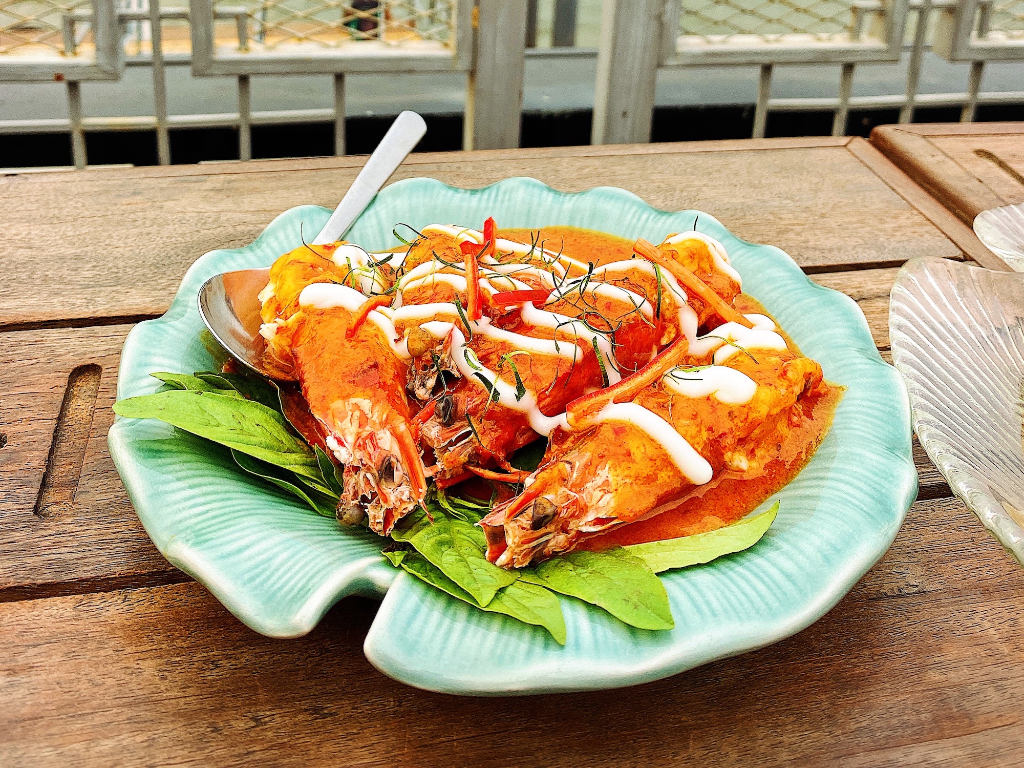 エビのレッドカレー炒め